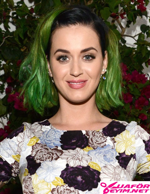 Katy Perry’nin Parlak Boyalı Saçları