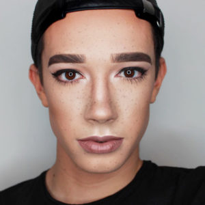 Covergirl'ün İlk Erkek Büyükelçisiyle Tanışın!  