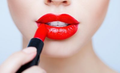 Yeni Trend: Kırmızı Alarmı - Kırmızı Kombin Önerileri Triko trend tarz stil spor moda kırmızı Gömlek Çizme Çanta ayakkabı Yeni Trend: Kırmızı Alarmı - Kırmızı Kombin Önerileri