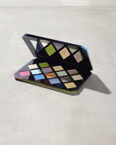 Fenty Beauty İncelemesi | Rihanna'nın Favori Güzellik Ürünleri  