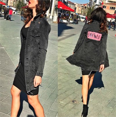 Gardırobunuzda Kesinlikle Olması Gereken Bir Parça; Siyah Elbise!  