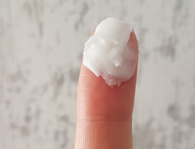 Zen Gözaltı Torba Giderici ve Gözaltı Morluk Giderici Krem Zen Markası Zen Krem Yaşlanma Karşıtı Krem Hodan Yağı Göz Altı Torbaları Göz Altı Morlukları Zen Gözaltı Torba Giderici ve Gözaltı Morluk Giderici Krem