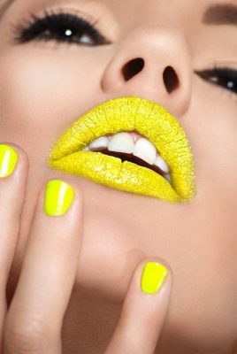 Yeni Trend: Sarı Rengi Makyajınıza Ekleyin