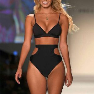 Dönemin En Çok Tercih Edilen Mayo Ve Bikini Modelleri  