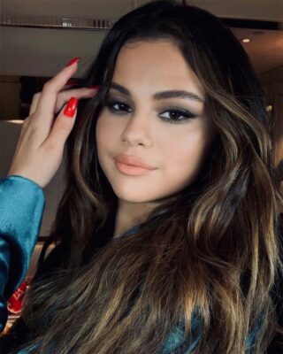 Selena Gomez'in Makyaj Stilini İnceliyoruz Selena Gomez'in Makyajı Nasıl Yapılır Selena Gomez'in Makyajı Selena Gomez'in Makyaj Stilini İnceliyoruz Selena Gomez'in Makyaj Stili Selena Gomez makyaj Selena Gomez'in Makyaj Stilini İnceliyoruz